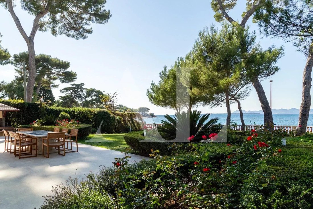Villa in French Riviera, Provence-Alpes-Côte d'Azur, France 2 - 16622785