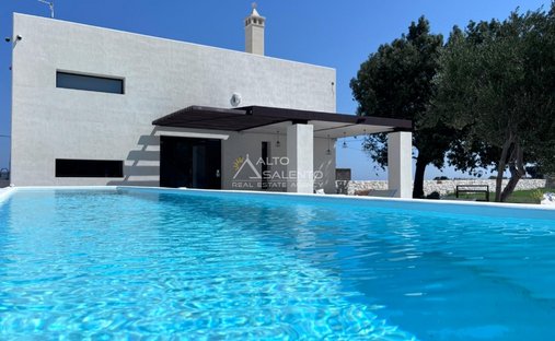 Villa in Center, Carovigno, Apulia 1