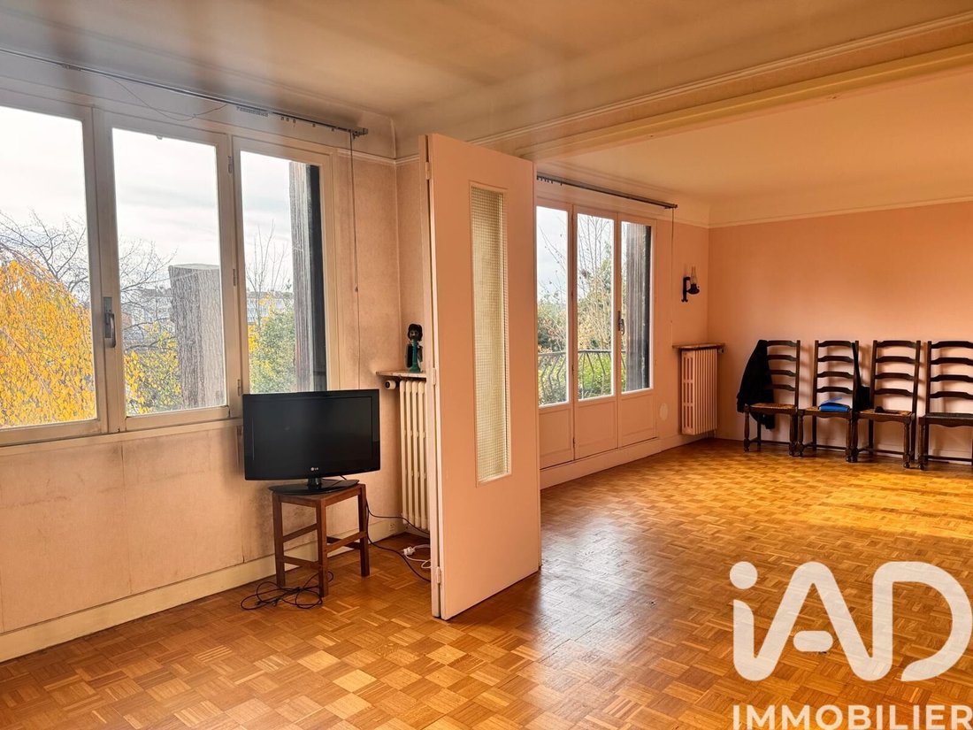 House in Chatou, Ile-de-France, France 2 - 16624962