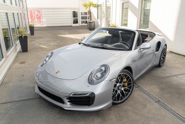Cabriolet in Bellevue, WA, United States 3 - 16503979