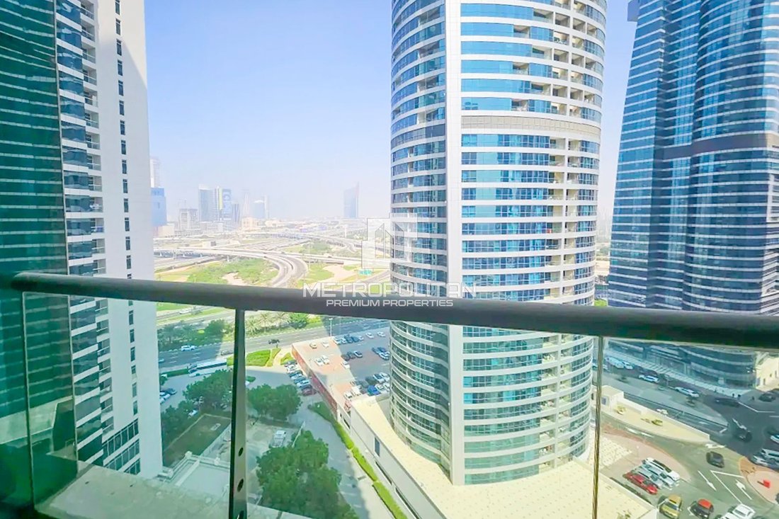 Apartment in JLT / Jumeirah Lakes Towers, Dubai, United Arab Emirates 3 - 16624259