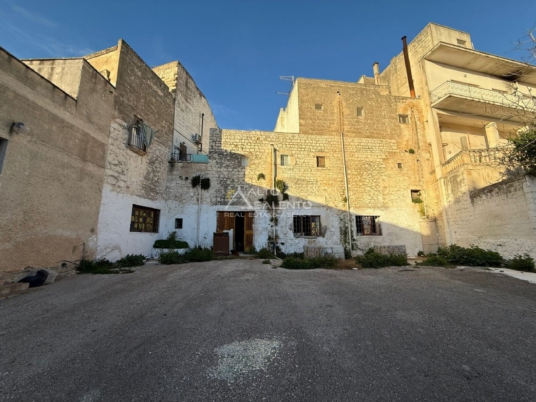 Estate in Carovigno, Apulia, Italy 1 - 16624558