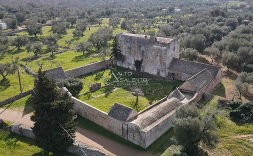 Estate in Ceglie Messapica, Apulia, Italy 1