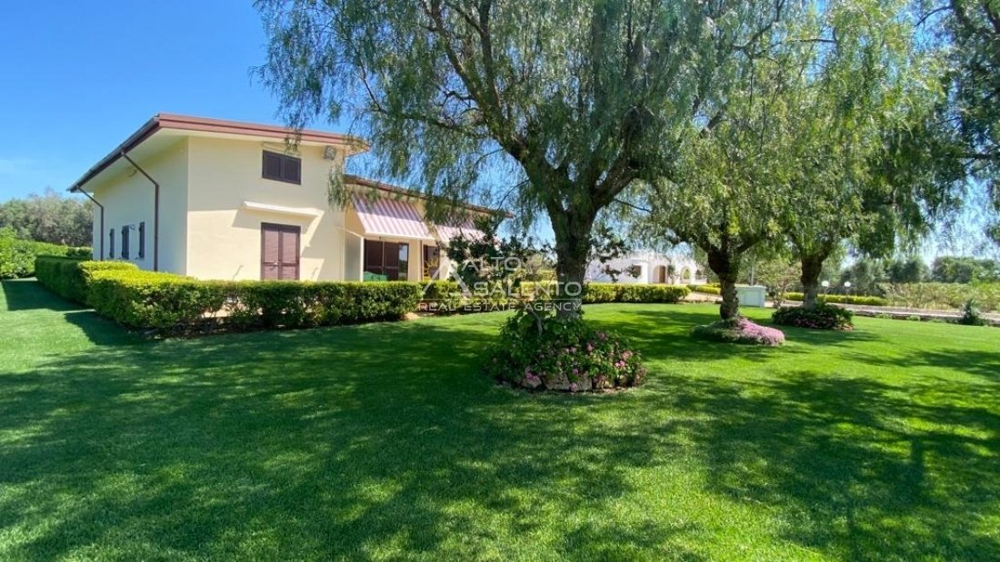 Villa en San Vito de los Normanni, Apulia, Italia 1 - 16624596