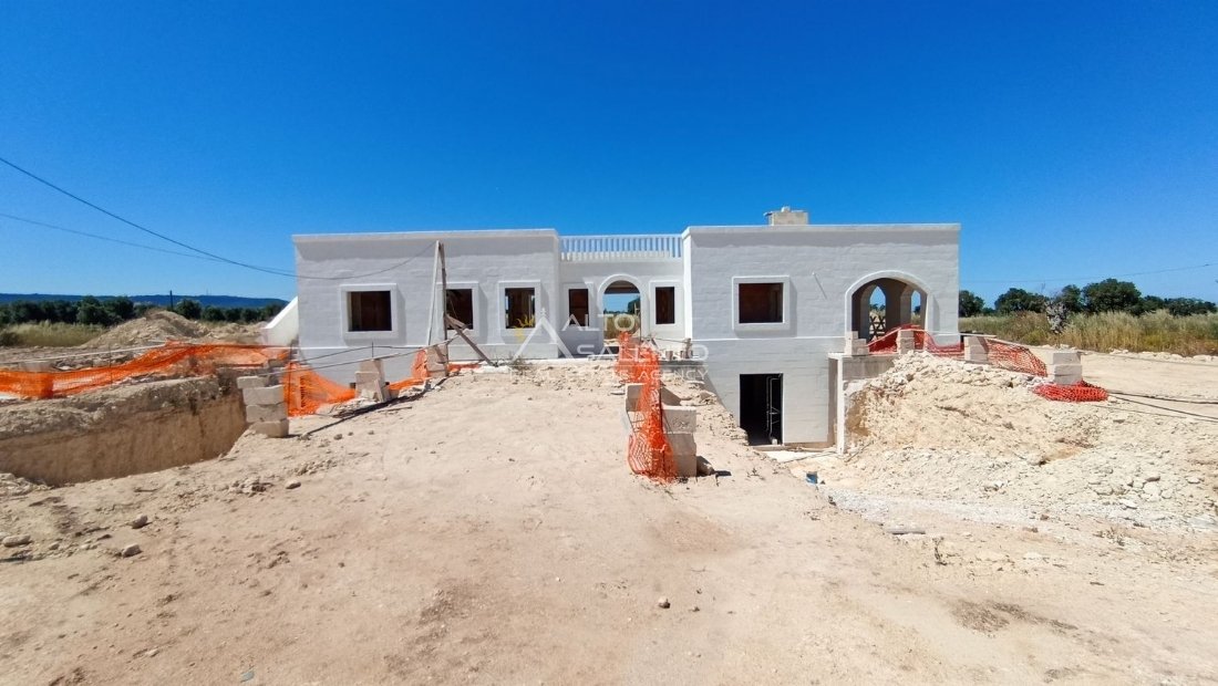 Villa in Selva di Fasano, Apulia, Italy 1 - 16624360