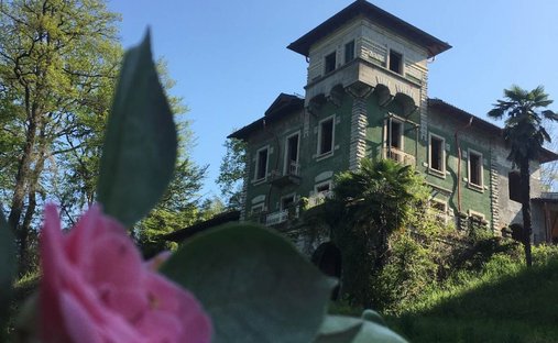 Haus in Malnate, Lombardei, Italien 1