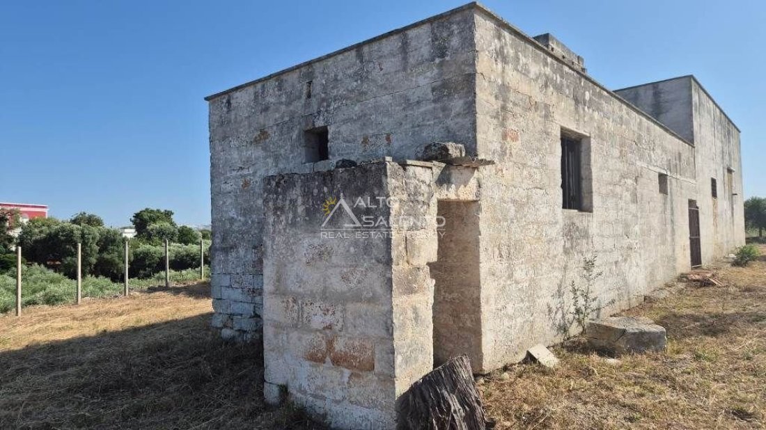 Estate in Ludovico Street - Corso Umberto I - Vittorio Emanuele Street, Ostuni, Apulia 2 - 16623799