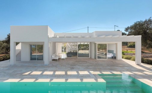 Villa in Center, Carovigno, Apulia 1