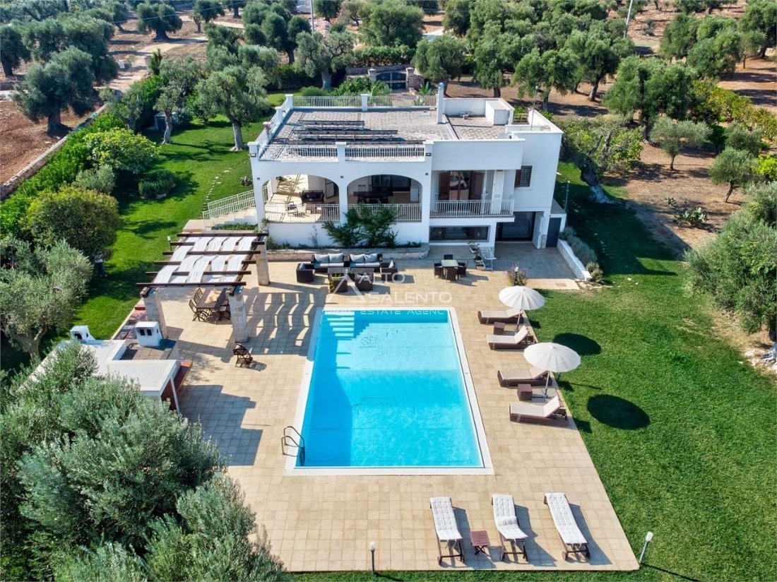 Villa en Carovigno, Apulia, Italia 2 - 16624169