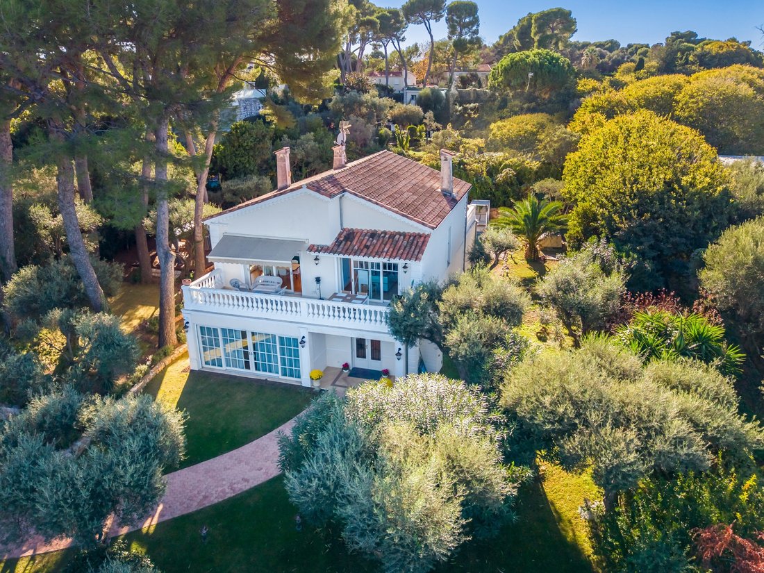 House in Antibes, Provence-Alpes-Côte d'Azur, France 4 - 16625519