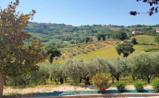 Castle for Sale in Montefalco, Umbria, Italy