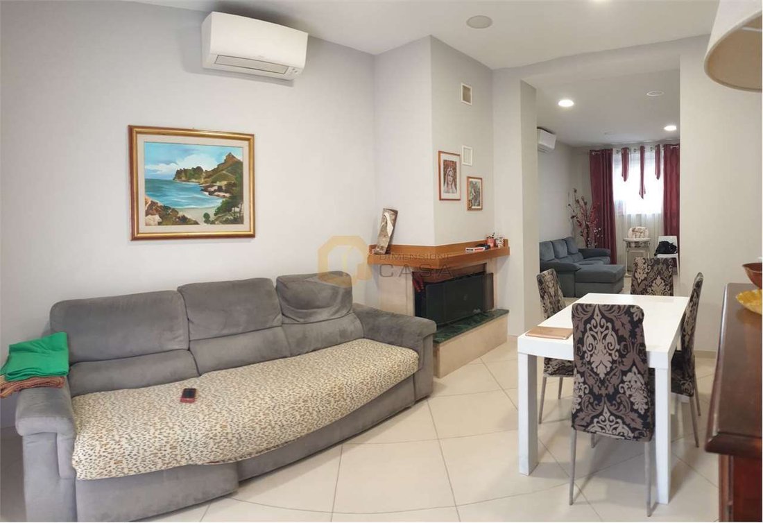 Villa in Historic Center, Viareggio, Tuscany 3 - 16585736