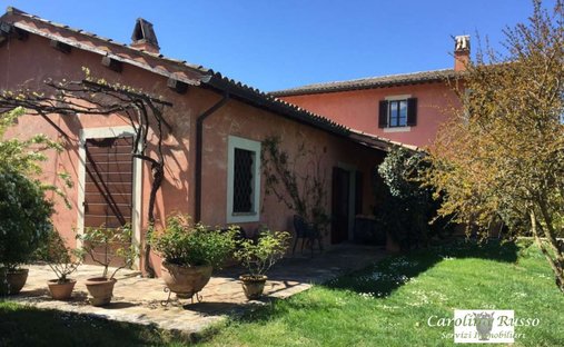 Castle for Sale in Montefalco, Umbria, Italy