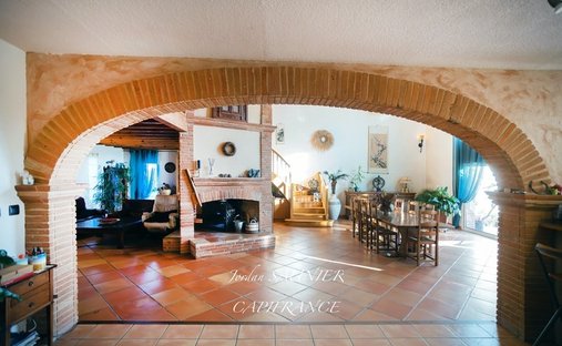 Château Villefranche De Lauragais 800.0 Sqm 12 Bedrooms