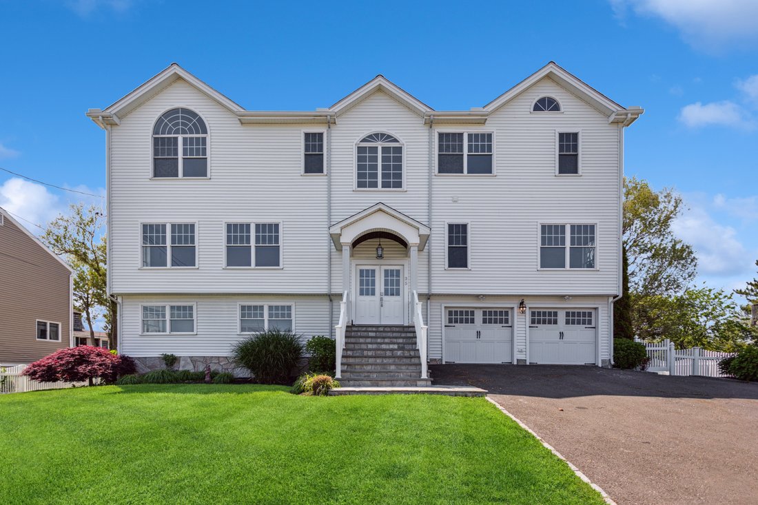 House in Stratford, Connecticut, United States 3 - 16622759