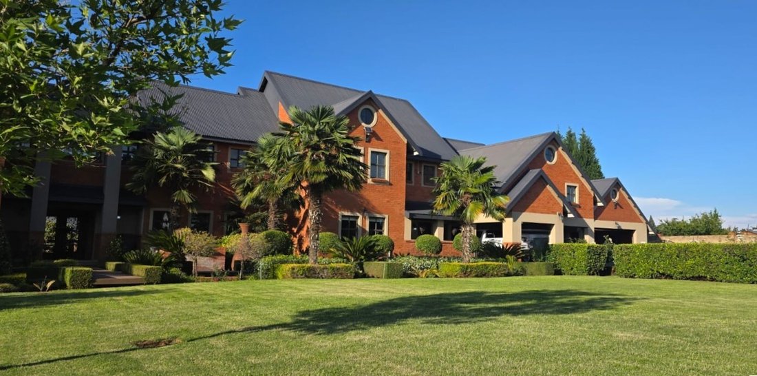 House in Potchefstroom, North West, South Africa 5 - 16626531