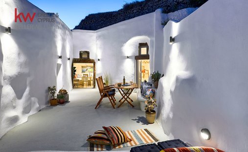 Villa in Thira, Aegean, Greece 1