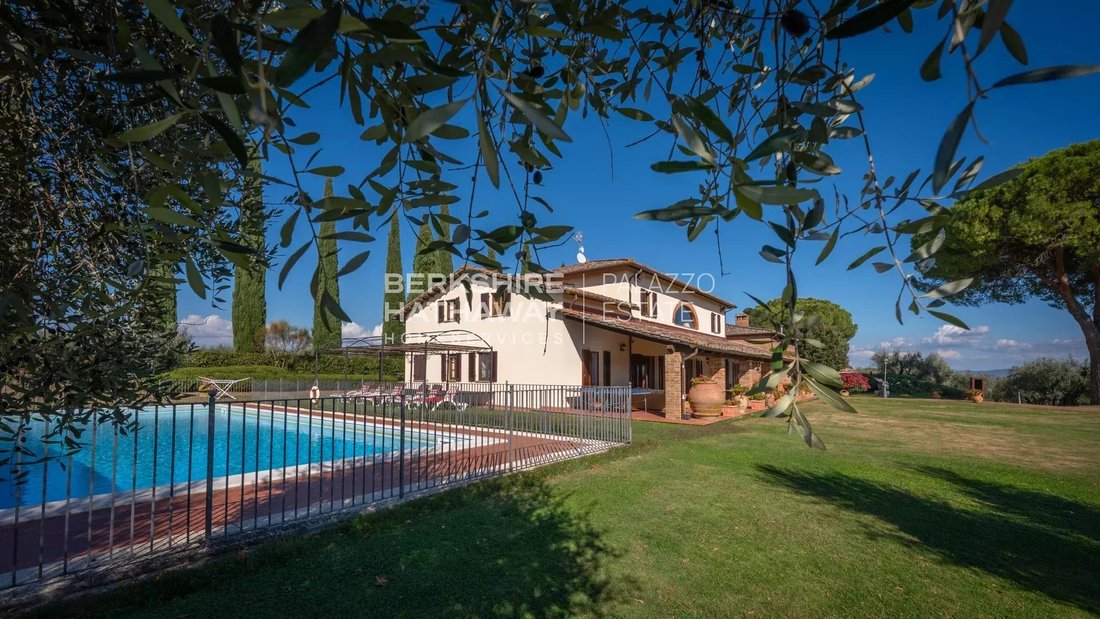 Villa in Castiglione del Lago, Umbria, Italy 4 - 16625680