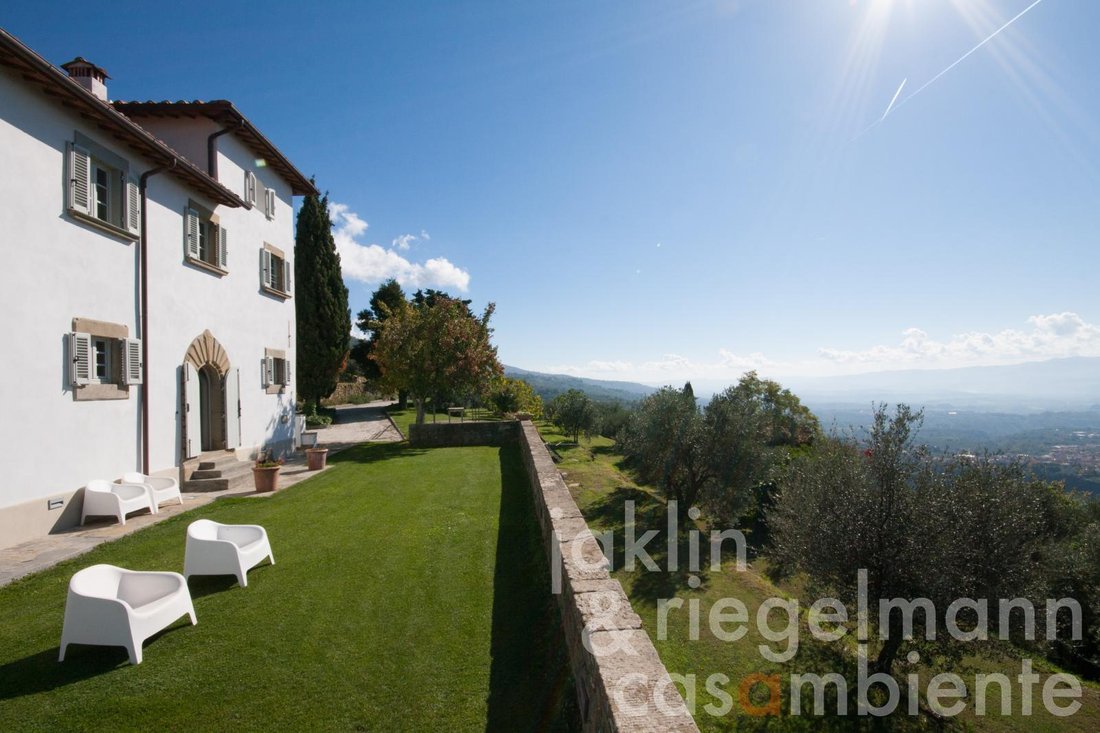 Estate in Castelfranco Piandisco, Tuscany, Italy 1 - 11425625