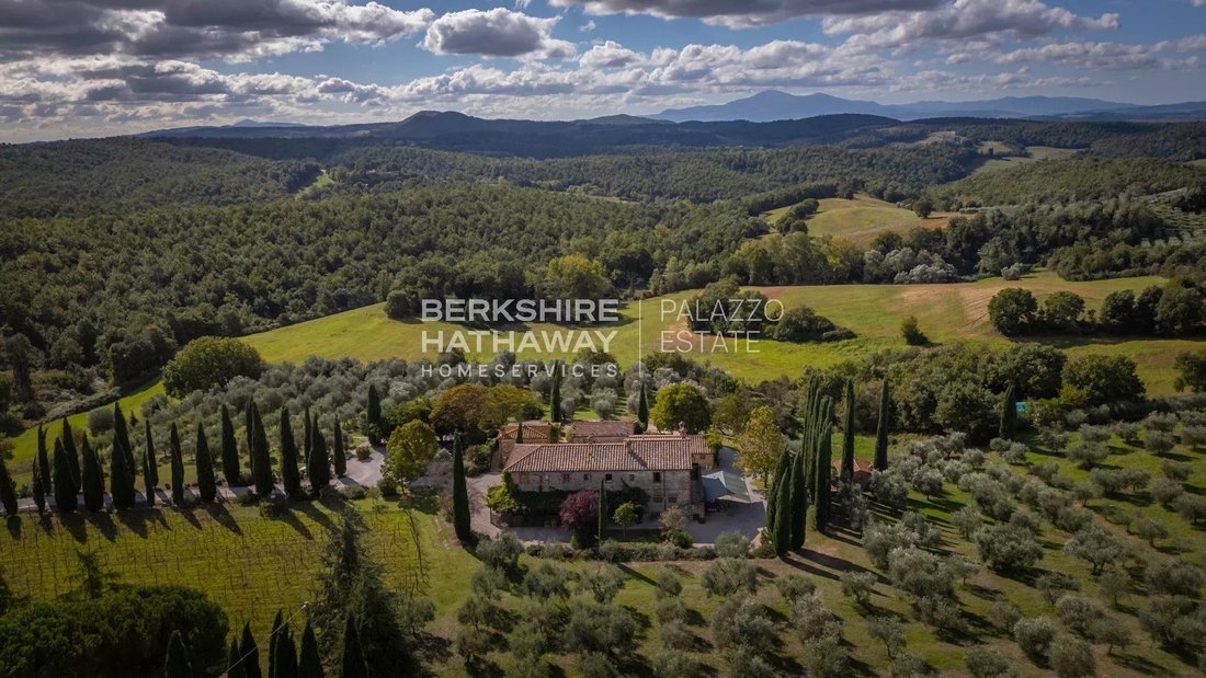 Estate in Asciano, Tuscany, Italy 2 - 16625704