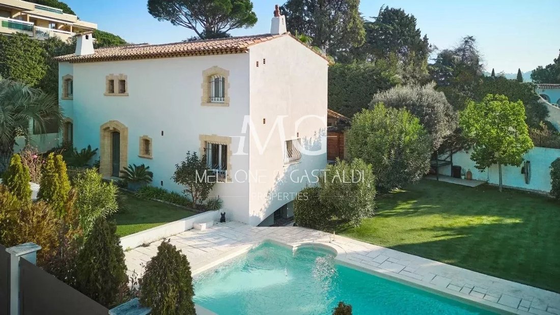 Villa in Vallergues, Cannes, France 1 - 16622974