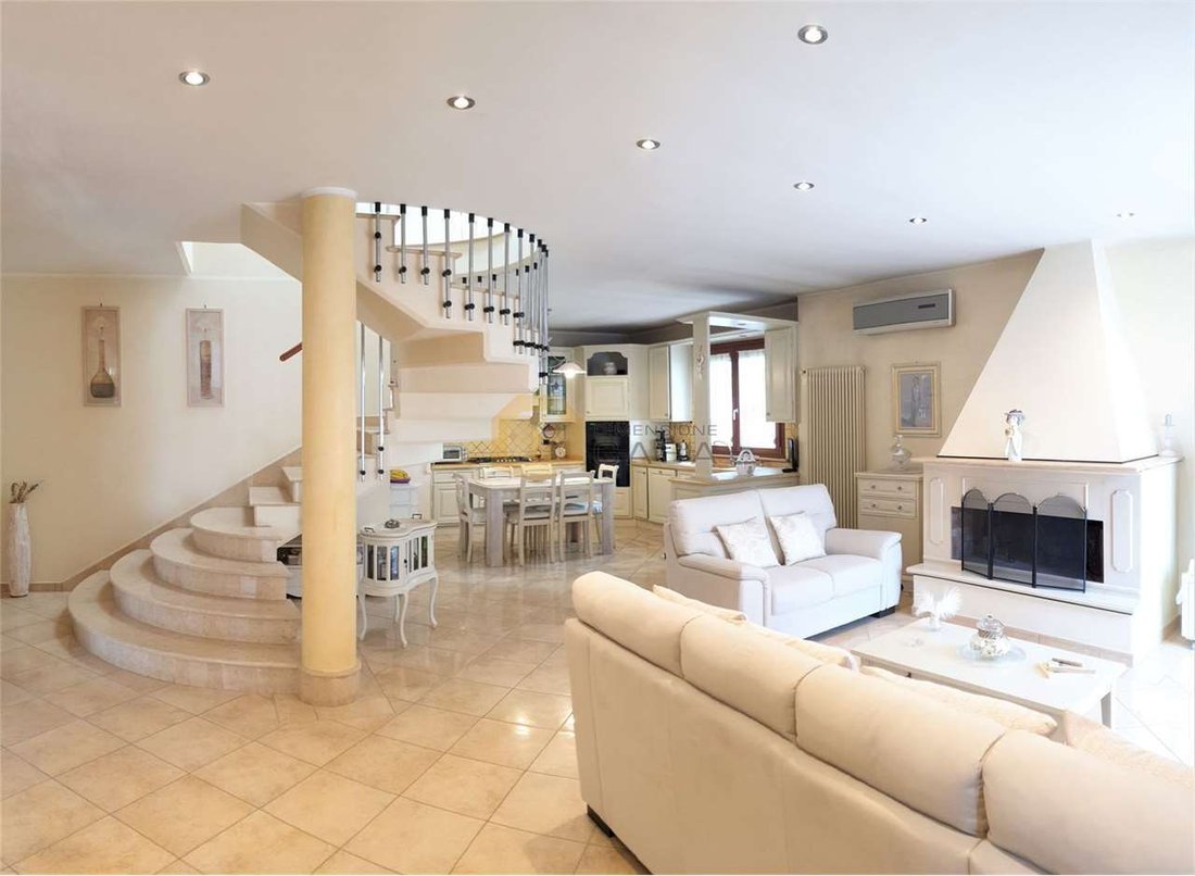 Villa in Viareggio, Tuscany, Italy 1 - 16585294