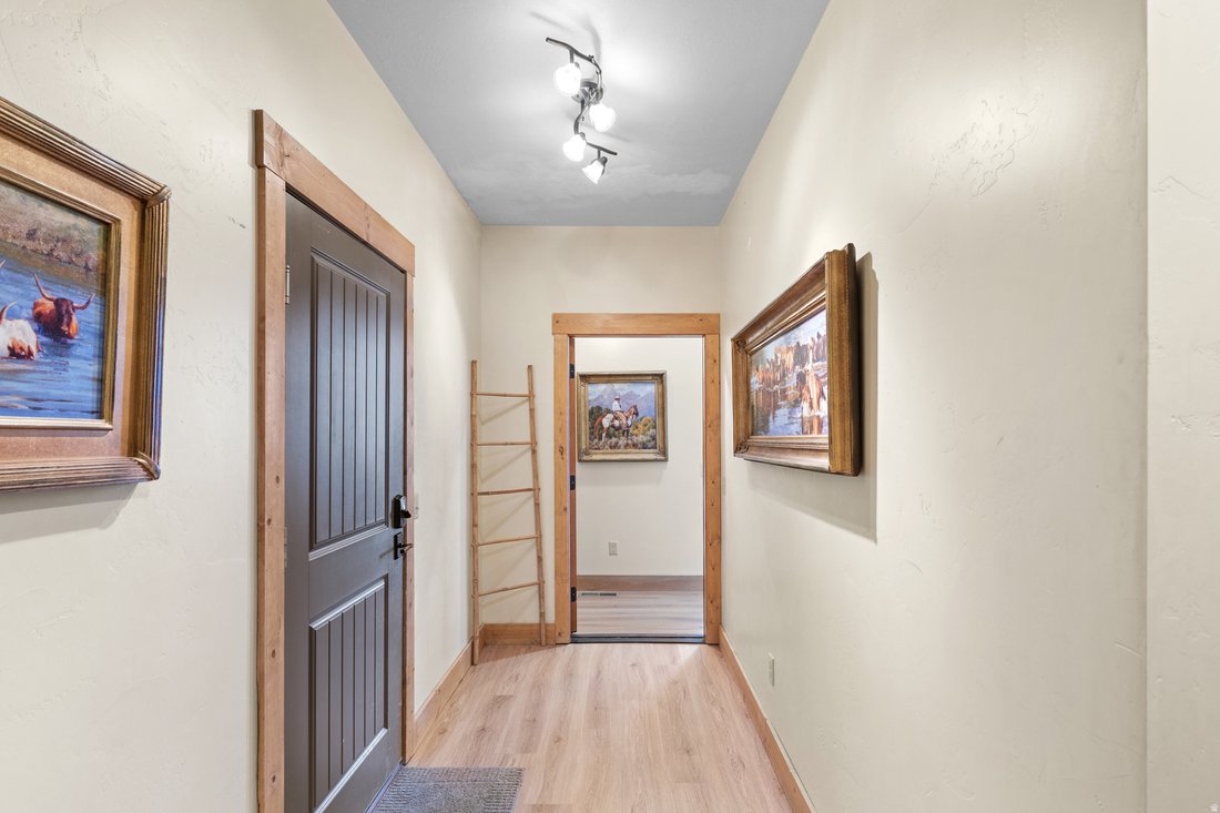 House in Garden, Utah, United States 4 - 16625893