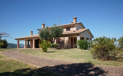 Castle for Sale in San Clemente, Tuscany, Italy