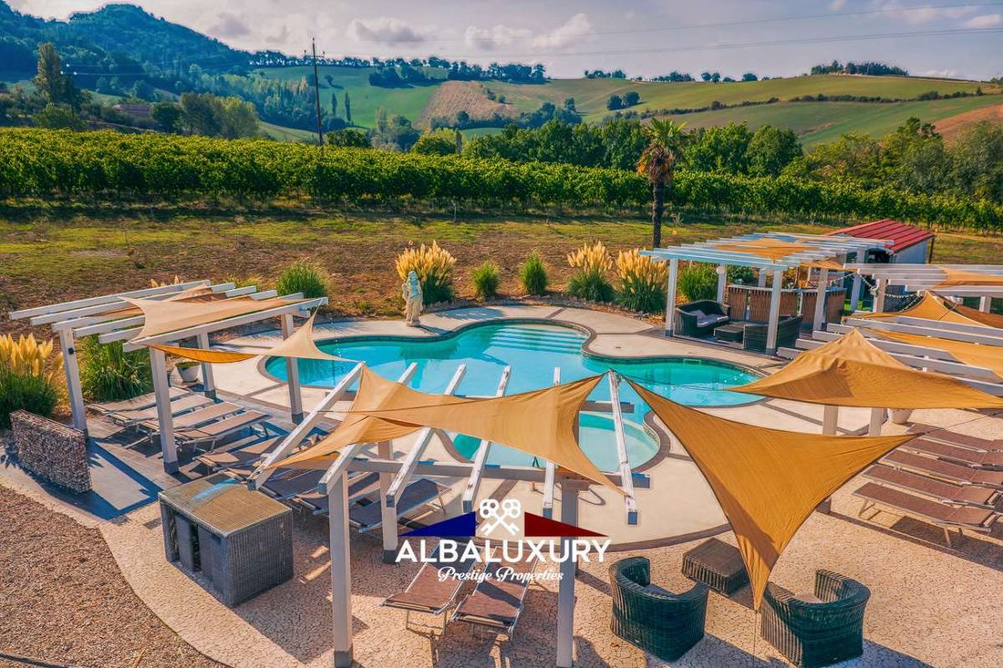 Villa in Matelica, Marche, Italy 4 - 16625645