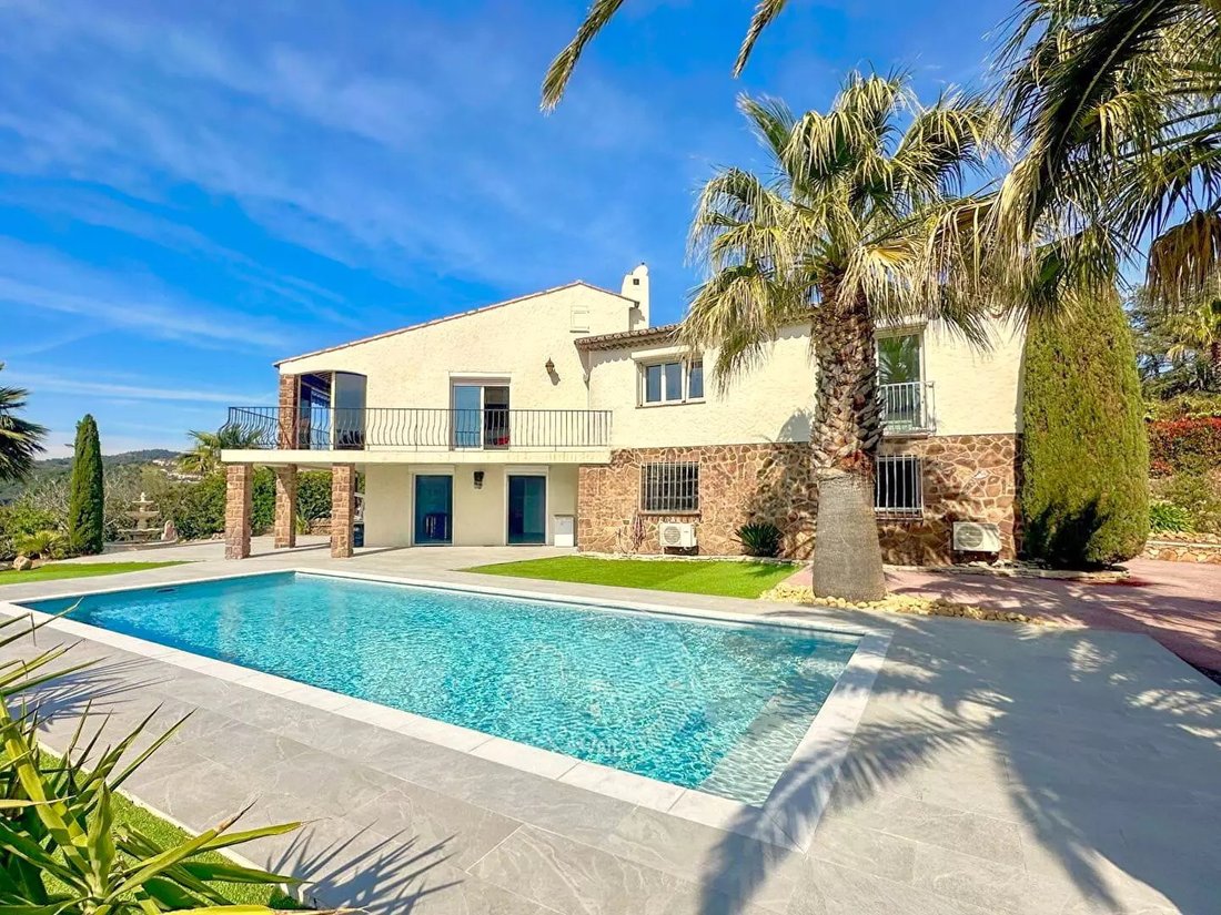 House in Les Issambres, Roquebrune-sur-Argens, France 1 - 16626994