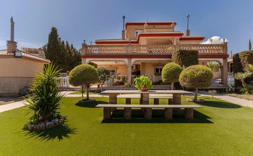 Villa in Las Gabias, Andalusia, Spain 1