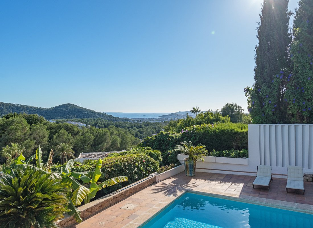 Villa in Can Furnet, Santa Eularia des Riu, Balearic Islands 2 - 16622840