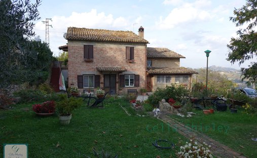 Maison à Sarnano, Marches, Italie 1