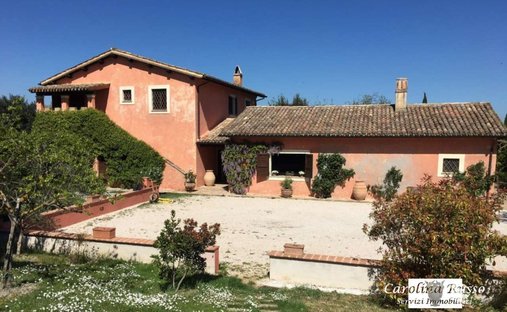 Castle for Sale in Montefalco, Umbria, Italy