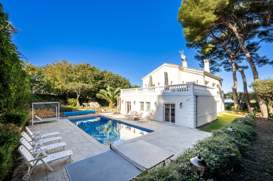 House in Antibes, Provence-Alpes-Côte d'Azur, France 1 - 16625519