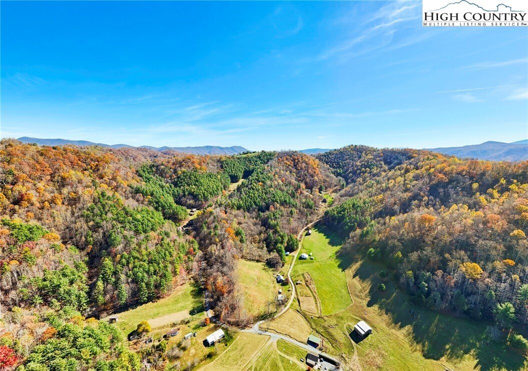 House in Cove Creek, North Carolina, United States 1 - 16625164