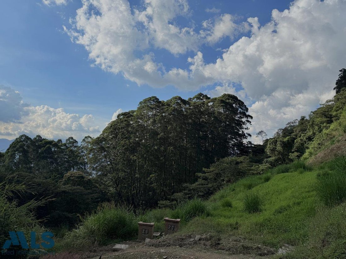 Land in Envigado, Antioquia, Colombia 1 - 16623786