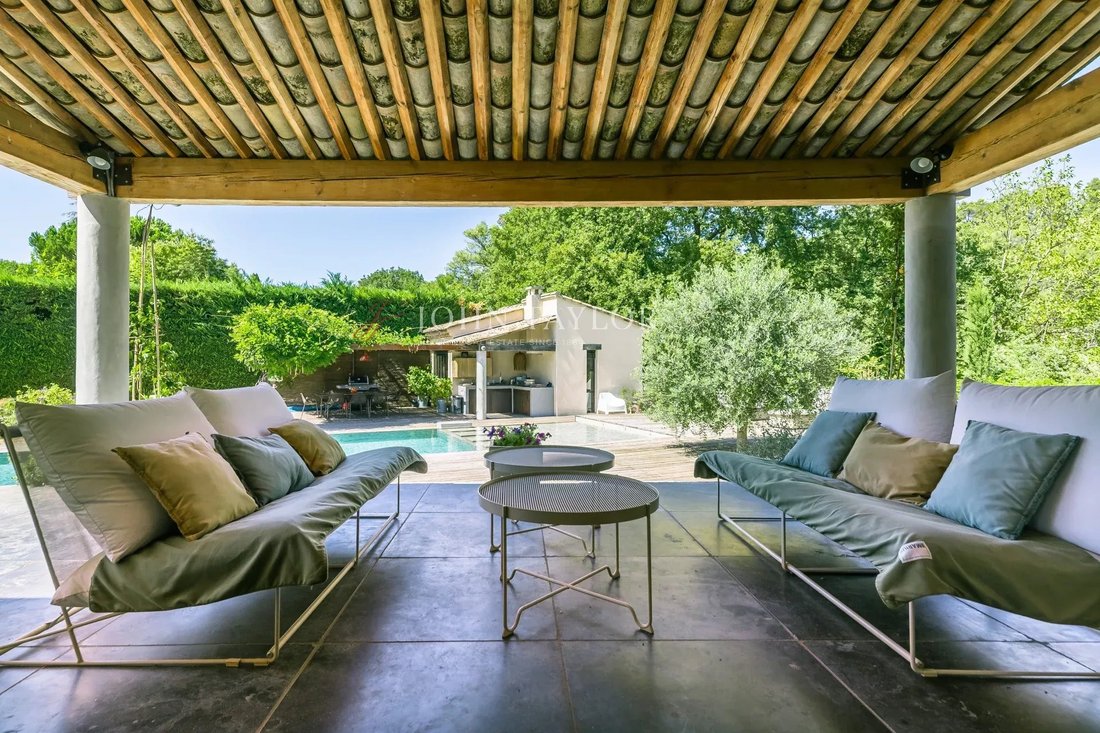 Estate in Ménerbes, Provence-Alpes-Côte d'Azur, France 2 - 16623421