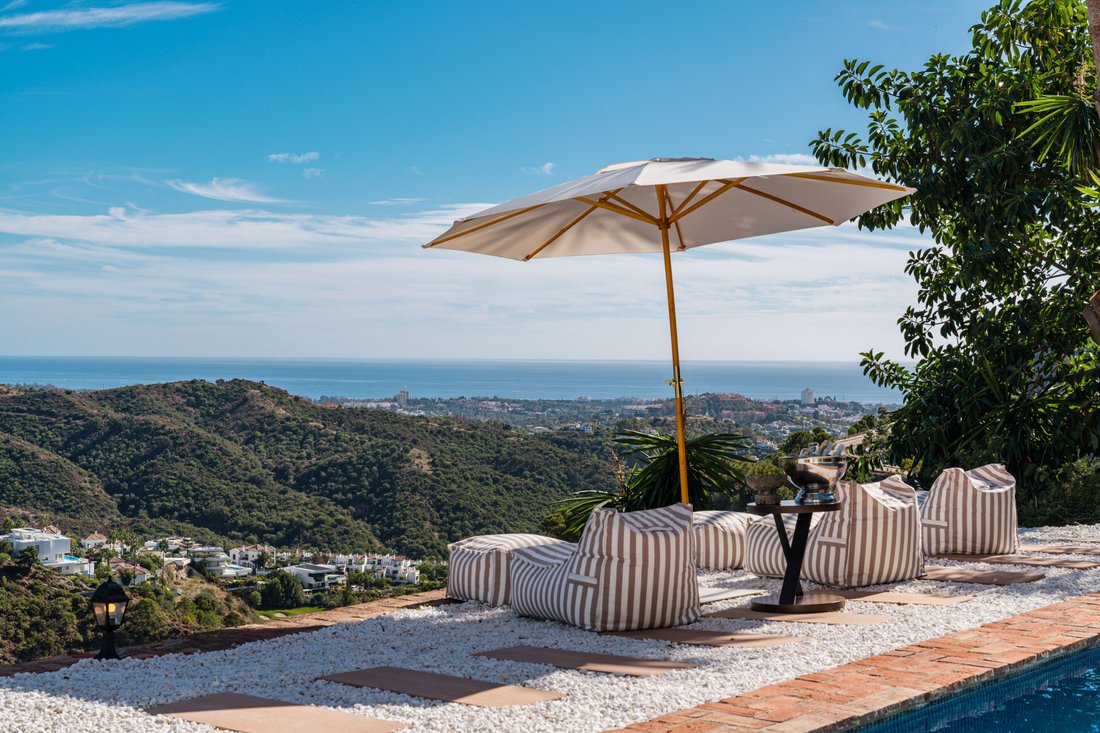 Villa in El Madroñal, Benahavis, Spain 1 - 16627147