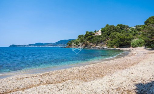 Villa in La Croix-Valmer, Provence-Alpes-Côte d'Azur, France 1