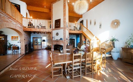 Château Villefranche De Lauragais 800.0 Sqm 12 Bedrooms