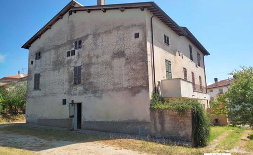 Castle for Sale in Montefalco, Umbria, Italy