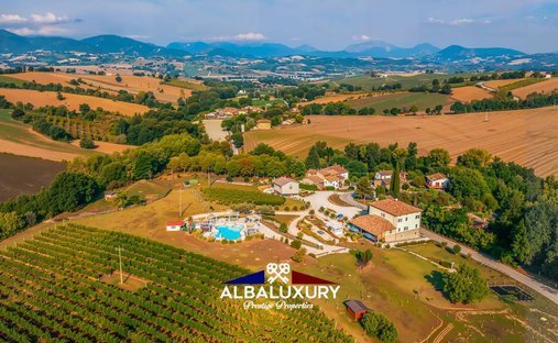 Villa a Matelica, Marche, Italia 1