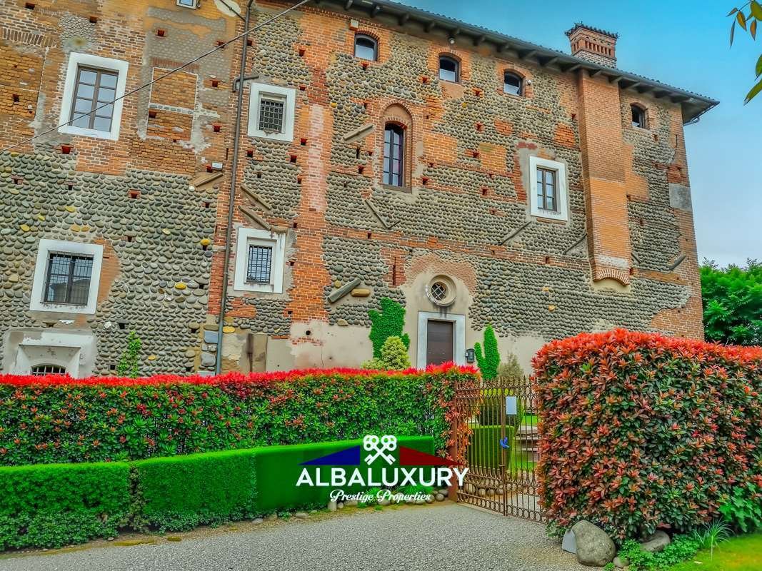 Chateau in Castelletto Cervo, Piedmont, Italy 2 - 15347181