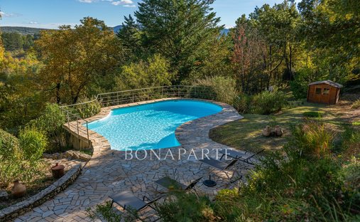 Castle for Sale in Forcalquier, Provence-Alpes-Côte d'Azur, France