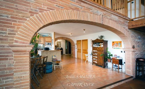 Château Villefranche De Lauragais 800.0 Sqm 12 Bedrooms