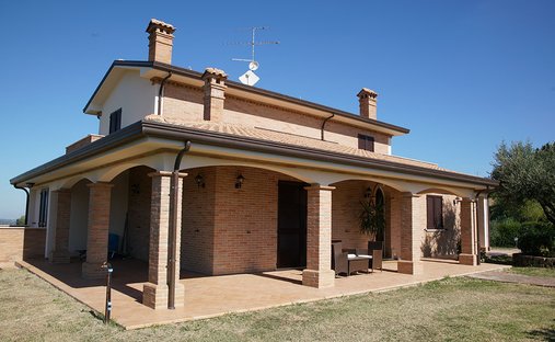 Castle for Sale in San Clemente, Tuscany, Italy