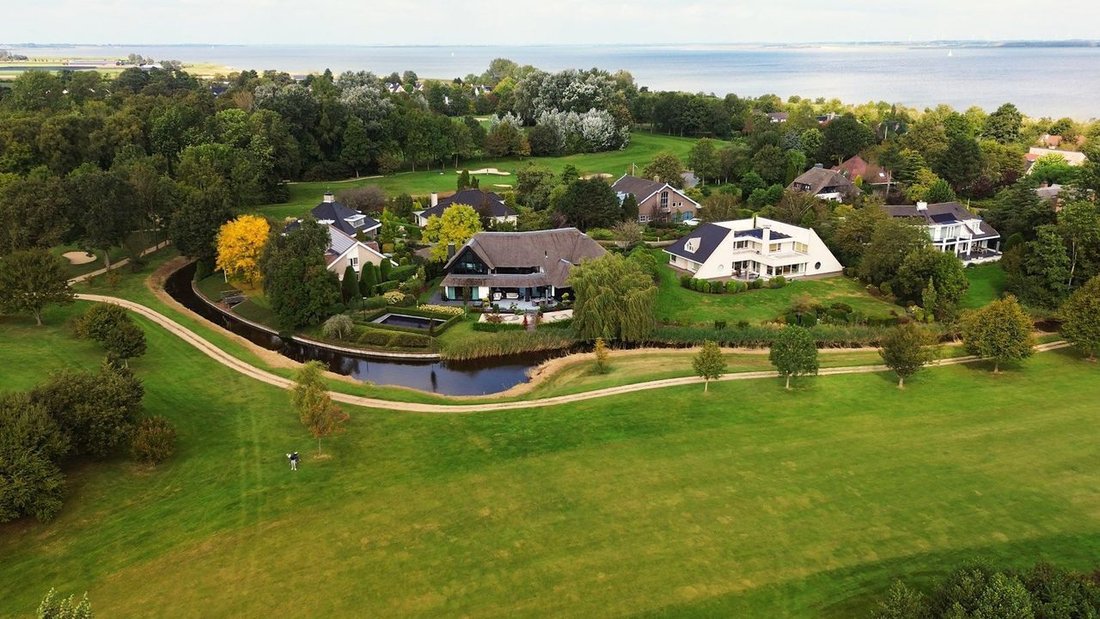 Villa in Bruinisse, Zeeland, Netherlands 3 - 16628042
