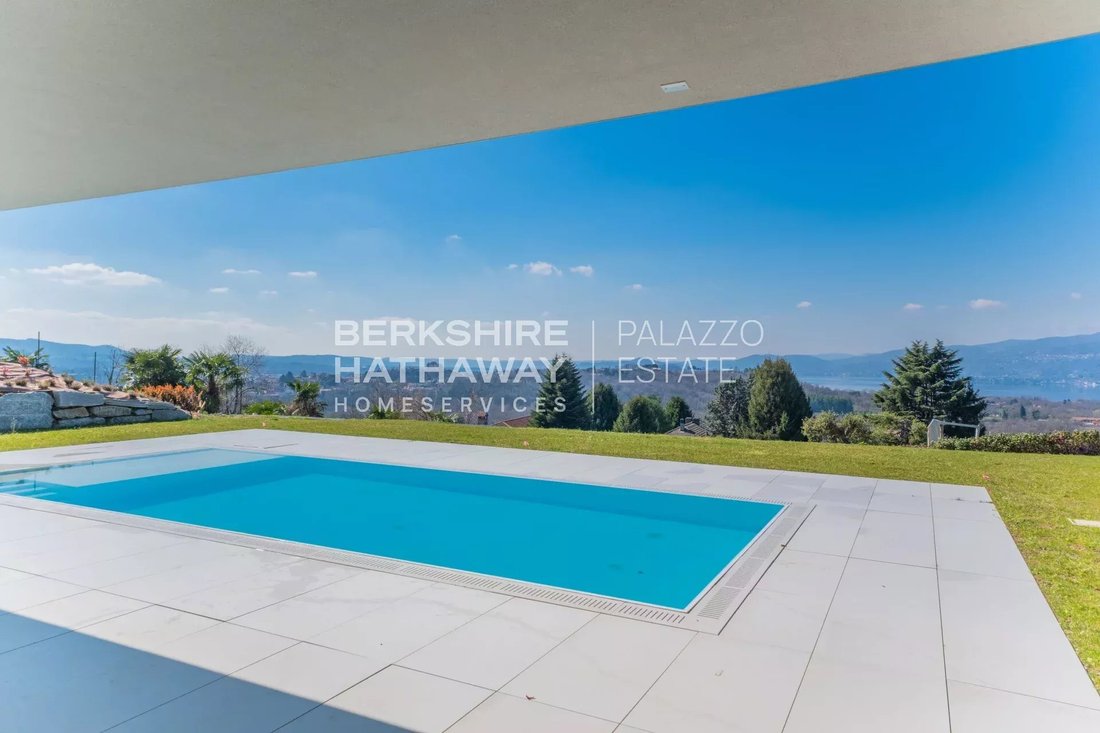 Villa in Besozzo, Lombardy, Italy 2 - 16625715