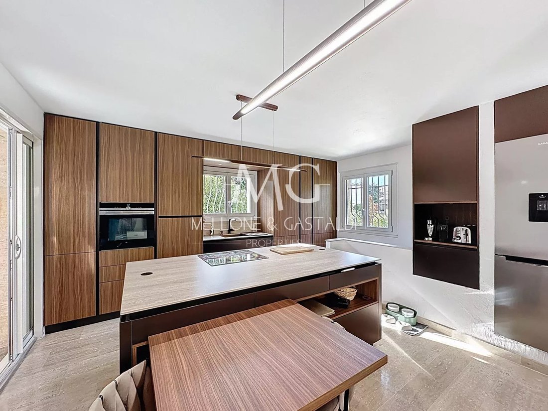 Villa in Vallergues, Cannes, France 3 - 16622974